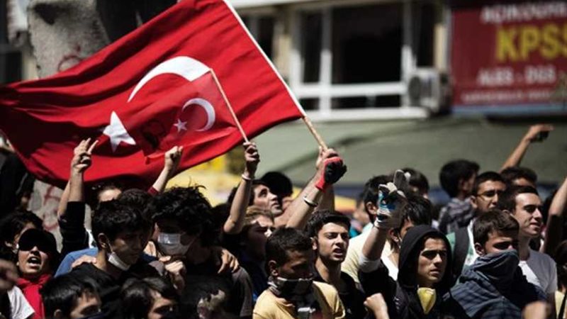 مظاهرات العمال ترعب