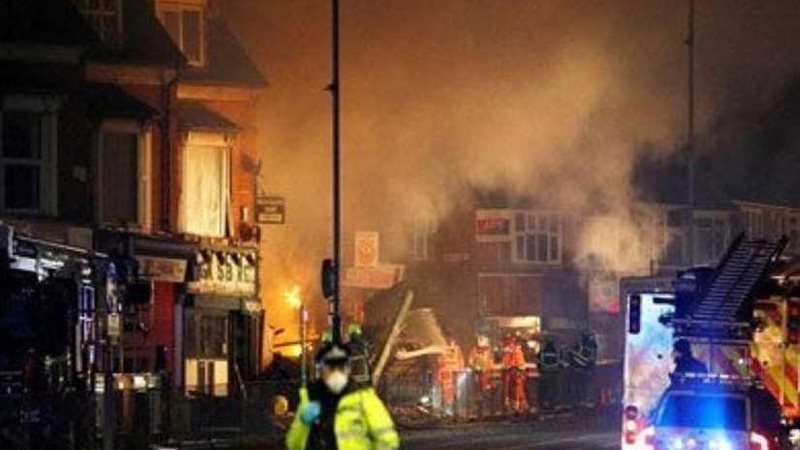 إصابة 30 شخصا جراء