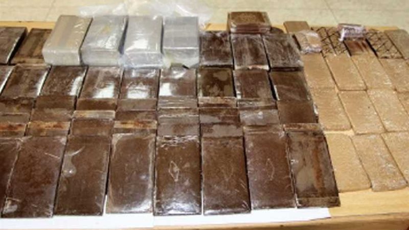 ضبط شخصين بمطروح