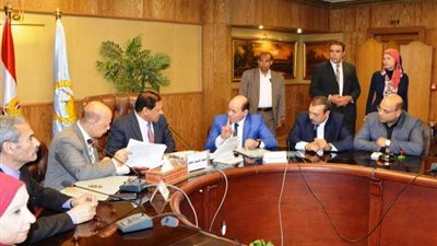 محافظ الغربية يشهد توقيع عقد النقل الجماعي