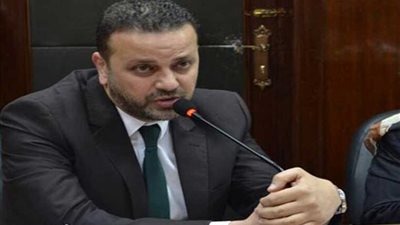 برلماني يتبرع بتأشيرة حجه لأبناء دائرته