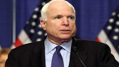 ماكين يوصي قبل موته وصية غريبة تتعلق بترامب