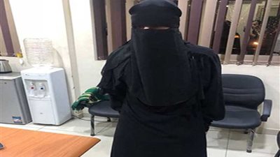 لغز الشاب المنقب في حمامات النساء ب