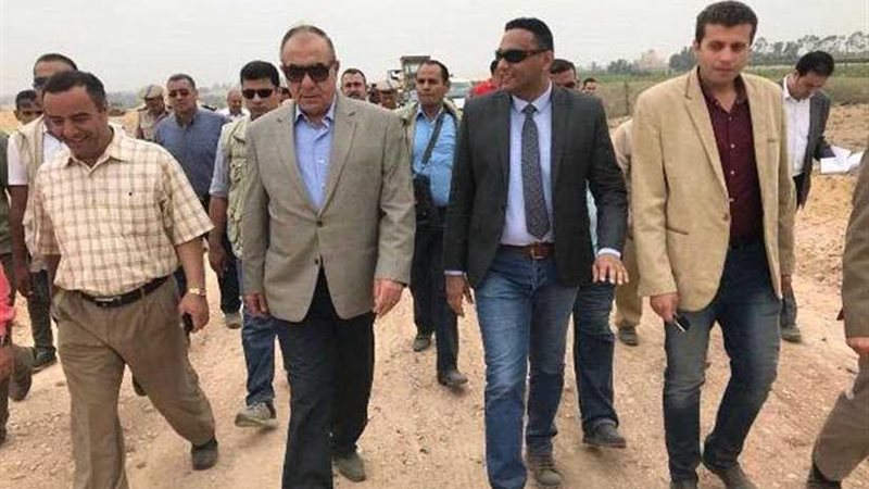 مكافأة مالية من وزير