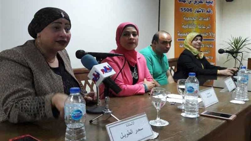 خبراء يناقشون قانون