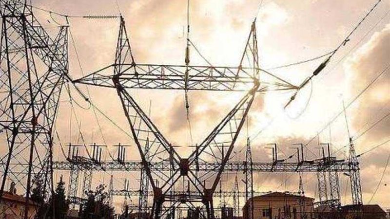 البحيرة تسرق تيارًا