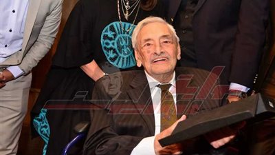 بالصور.. تكريم نجوم الفن بمهرجان 