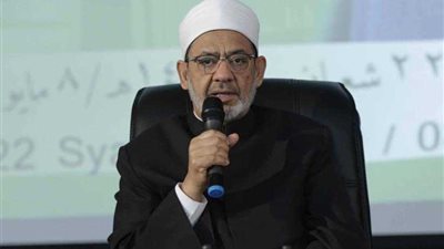 الطيب لطالبات الثانوية بسلطنة بروناي: أشعر أني أولد من جديد