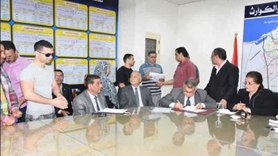 محافظ البحيرة تستجيب لطلبات 37 من المواطنين في اللقاء الأسبوعي