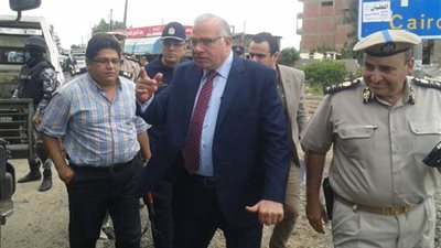 مدير أمن القليوبية يفاجئ مأمورية ترحيل مساجين.. ويحذر من اصطحاب الهواتف