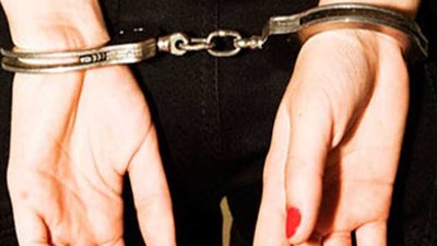 ضبط سيدتين استوليتا على معاش 