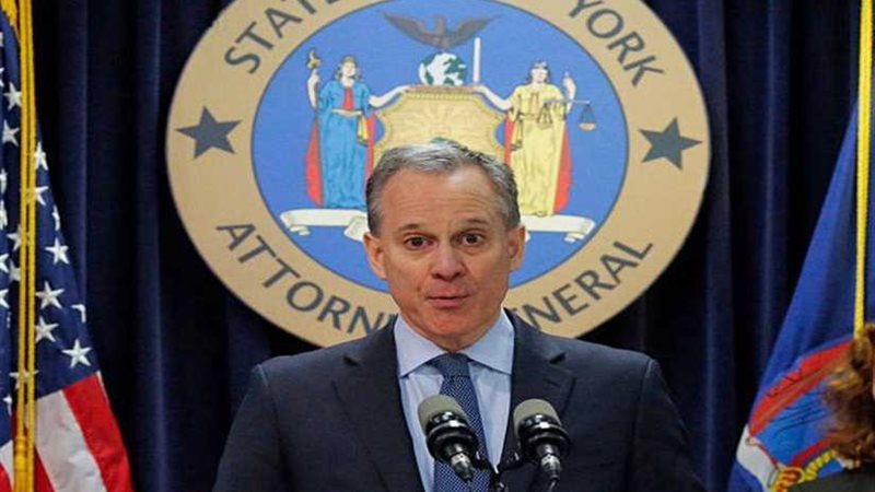 فضيحة مدوية تدفع