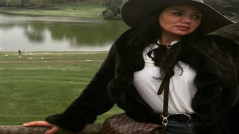 رانيا يوسف بإطلالة