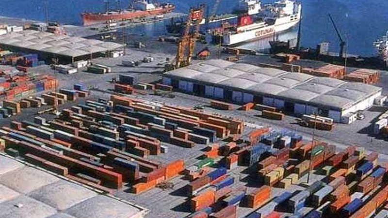 165 ألف طن قمح بميناء