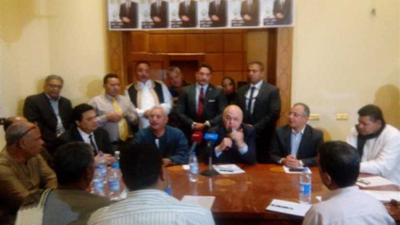 موسى مصطفى: لا أحد