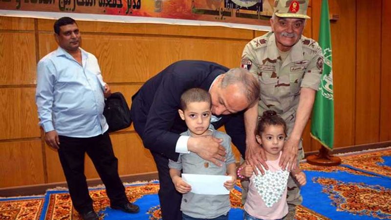 بالصور.. تكريم 150