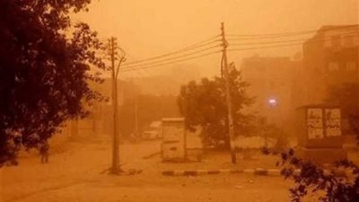 عاصفة ترابية تخيم على المحافظات