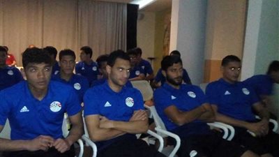محاضرة للاعبي منتخب الشباب بعد العشاء