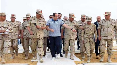 الرئيس السيسي يتفقد الأعمال الإنشائية بالعاصمة الإدارية الجديدة (صور)
