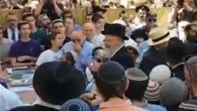 حاخامات إسرائيل يصلّون ضد إيران..