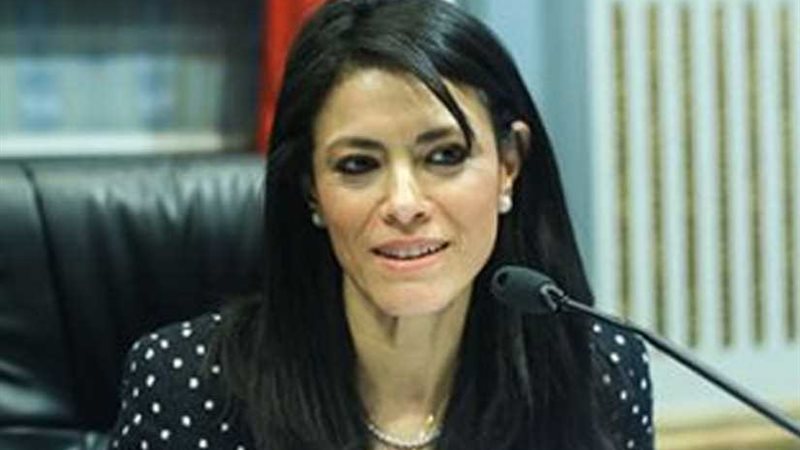 وزيرة السياحة تبحث