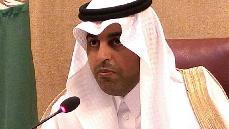 السلمي يهدي رئيس