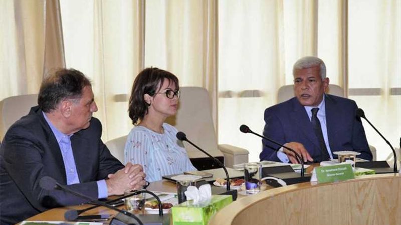 نقيب الزراعيين يلتقي