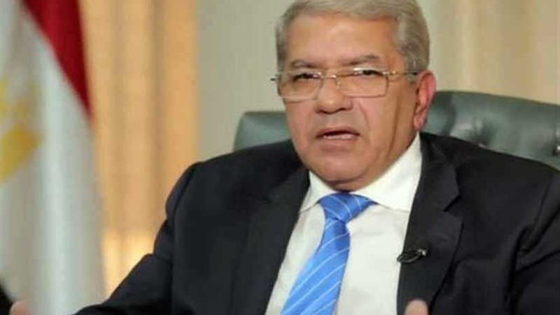 وزير المالية يرحب