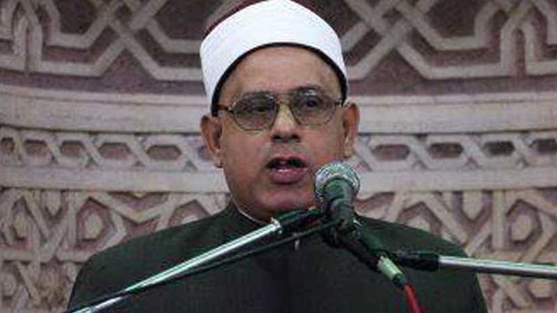 إحالة 12 مؤذنًا وعاملًا