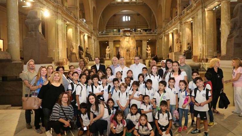 وزير الآثار يستقبل