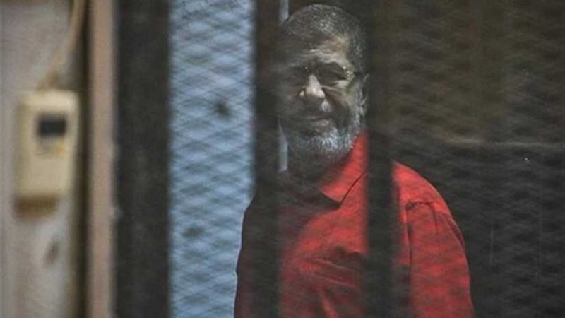 اقتحام السجون أمام