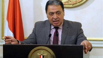 وزير الصحة: المصريون لن يكونوا حقل تجارب