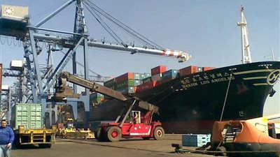 مكافحة التهرب الجمركي تحبط محاولة تهريب مشغولات فضية وأدوية ومكملات غذائية