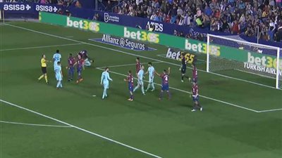 ليفانتي يحرم برشلونة من إكمال الموسم دون هزيمة