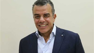 الأهلي بالقميص الأحمر أمام كمبالا الأوغندي