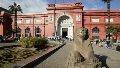 إحالة رئيس القسم الخامس بالمتحف المصري بالمجلس الأعلى للآثار السابق للمحاكمة العاجلة