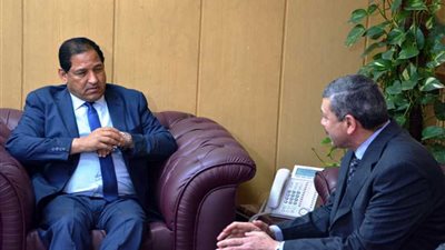 محافظ الغربية يستمع لمطالب قومي 