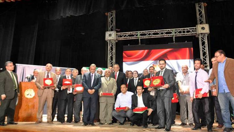 محافظ الجيزة يكرم