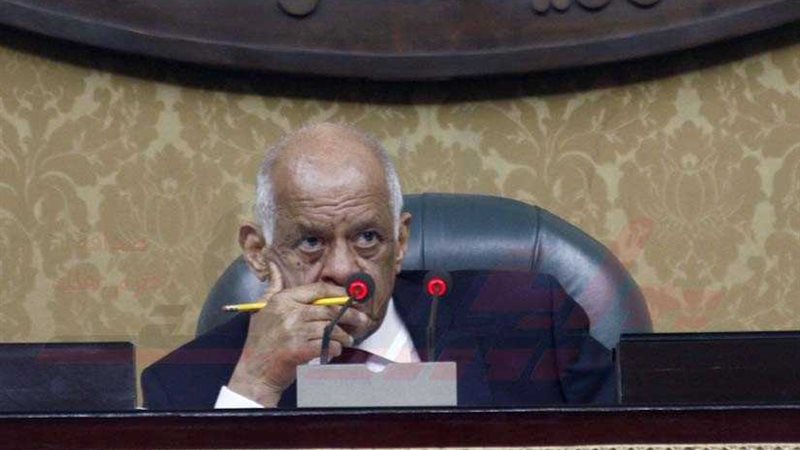 عبد العال منتقدا