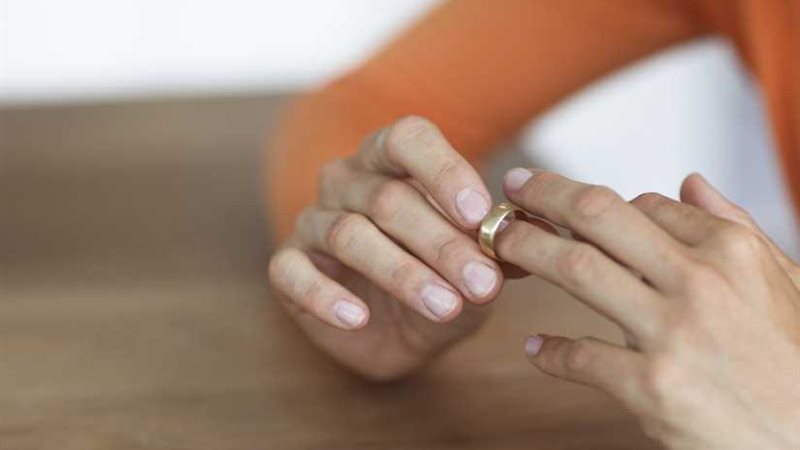 لقب مطلقة شبح يطارد