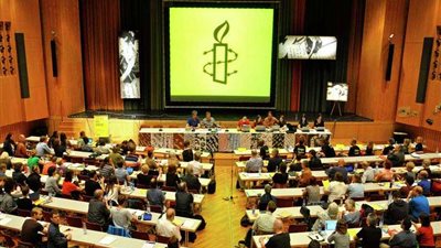 العفو الدولية: آلاف اليمنيين يفرون من 