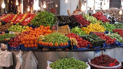تعرف على أسعار الخضر والفاكهة في أول أيام رمضان (فيديو)