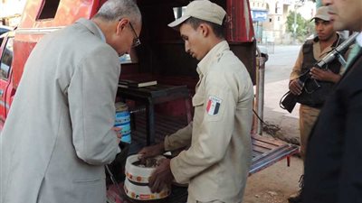 مدير أمن المنيا يفاجئ التمركزات الأمنية ويشدد على اليقظة التامة
