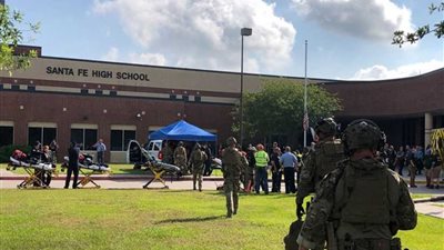 8 قتلى في حادث إطلاق النار بالمدرسة الثانوية في تكساس