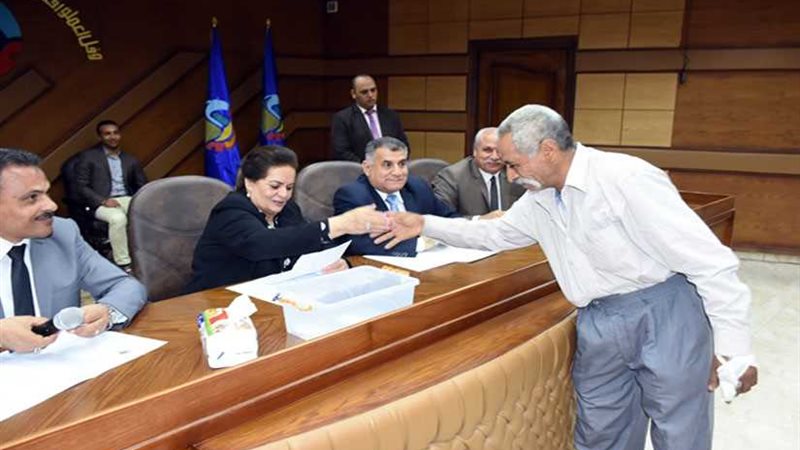 محافظ البحيرة تشهد