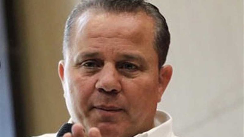 شوقي غريب:محمد صادق