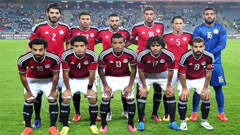 منتخب كرة القدم يحتفظ