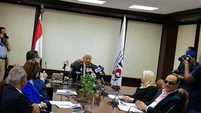 مكرم محمد أحمد: التقرير السنوي أمام الرئاسة والبرلمان