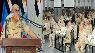 وزير الدفاع يتناول الإفطار مع أساتذة وطلبة الكليات والمعاهد العسكرية.. صور