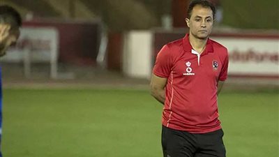 صلاح محسن يقود هجوم الأهلي في مواجهة المصري